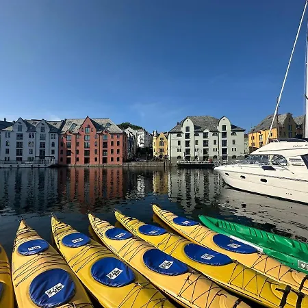 Apartment Elegant Three-bedroom With Stunning Sea Views Alesund
