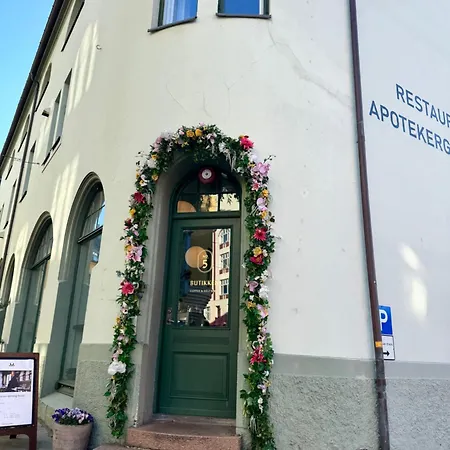 Elegant Three-bedroom With Stunning Sea Views Alesund