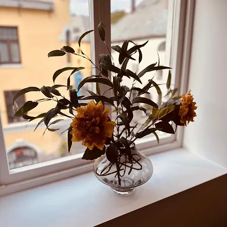 Elegant Three-bedroom With Stunning Sea Views - Limited Availability - Secure Your For Summer *