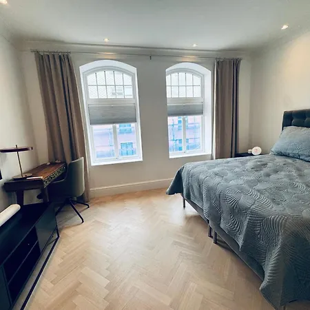 Elegant Three-bedroom With Stunning Sea Views Apartment Alesund