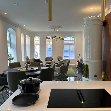 Elegant Three-bedroom With Stunning Sea Views