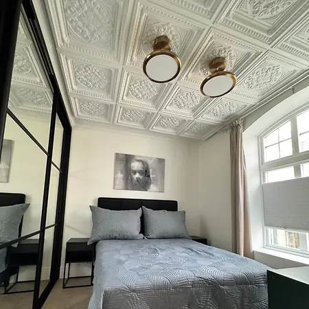 Elegant Three-bedroom With Stunning Sea Views Apartment