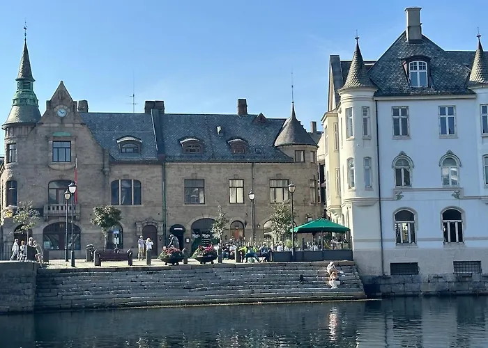 Elegant Three-bedroom With Stunning Sea Views - Limited Availability - Secure Your For Summer *