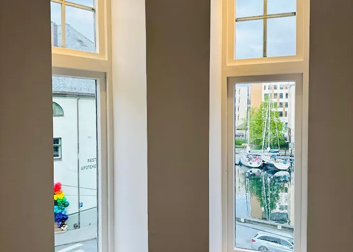 Elegant Three-bedroom With Stunning Sea Views - Limited Availability - Secure Your For Summer Apartamento *