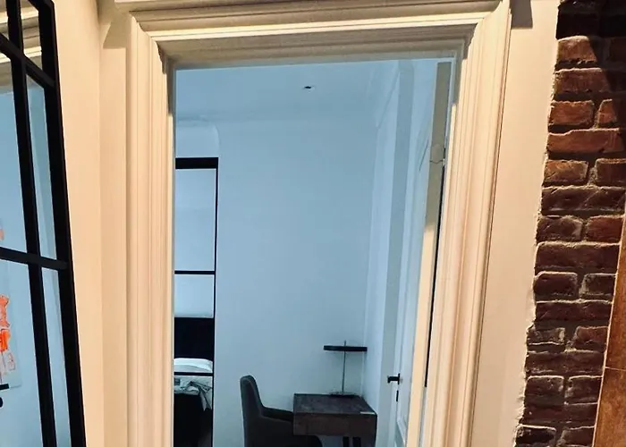 Elegant Three-bedroom With Stunning Sea Views - Limited Availability - Secure Your For Summer Apartamento Ålesund