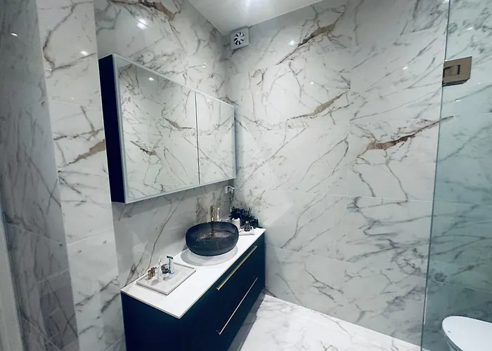 Elegant Three-bedroom With Stunning Sea Views - Limited Availability - Secure Your For Summer * Ålesund