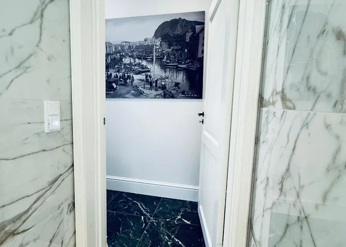 Elegant Three-bedroom With Stunning Sea Views - Limited Availability - Secure Your For Summer