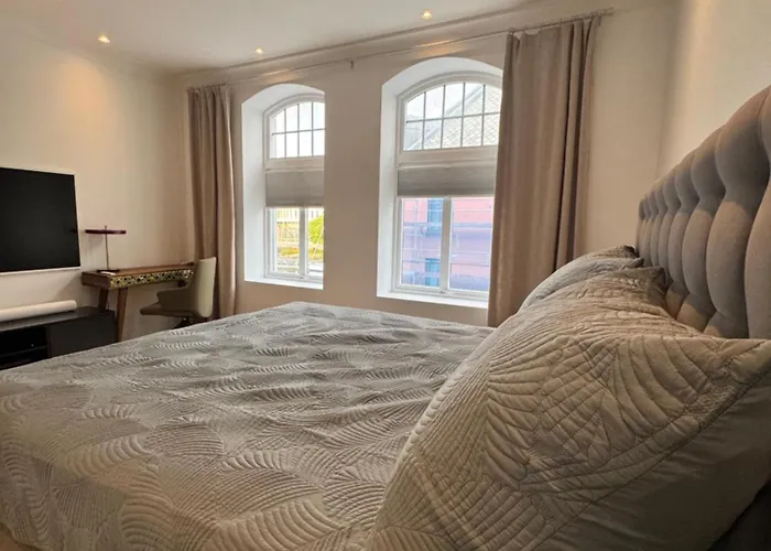 Elegant Three-bedroom With Stunning Sea Views - Limited Availability - Secure Your For Summer