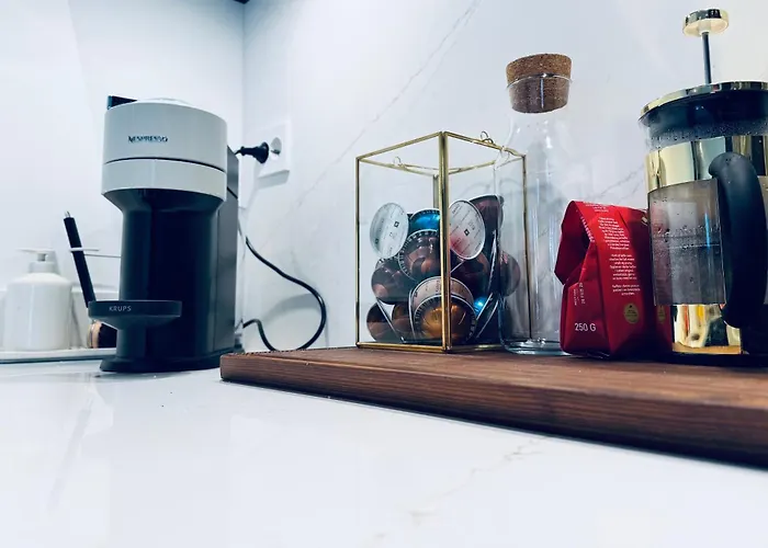 Elegant Three-bedroom With Stunning Sea Views - Limited Availability - Secure Your For Summer Apartamento