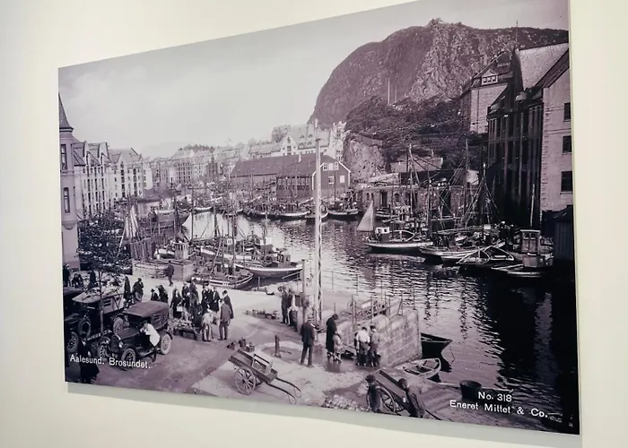 Elegant Three-bedroom With Stunning Sea Views - Limited Availability - Secure Your For Summer Apartamento *