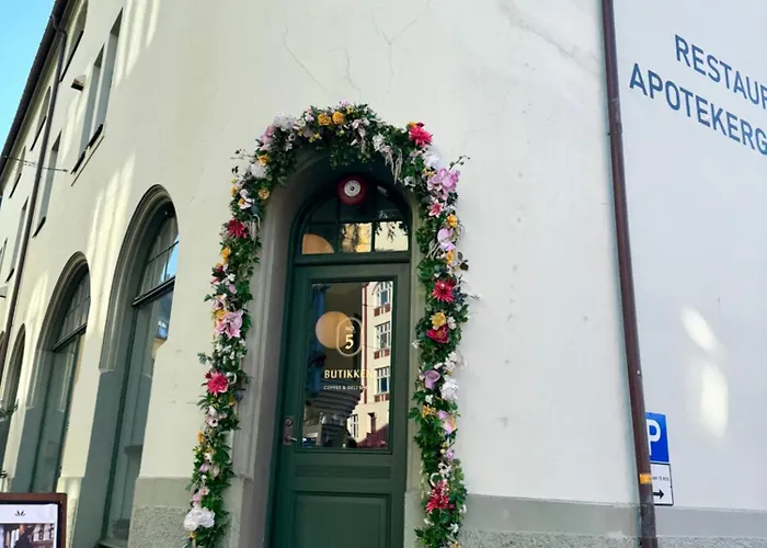 Elegant Three-bedroom With Stunning Sea Views - Limited Availability - Secure Your For Summer Ålesund