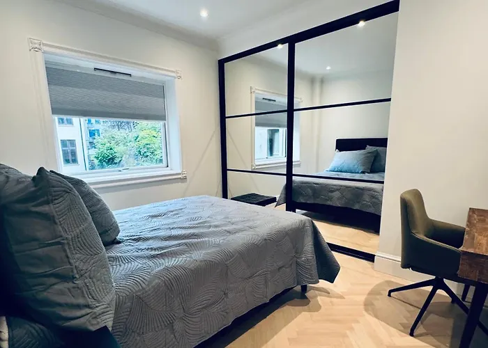 Elegant Three-bedroom With Stunning Sea Views - Limited Availability - Secure Your For Summer *